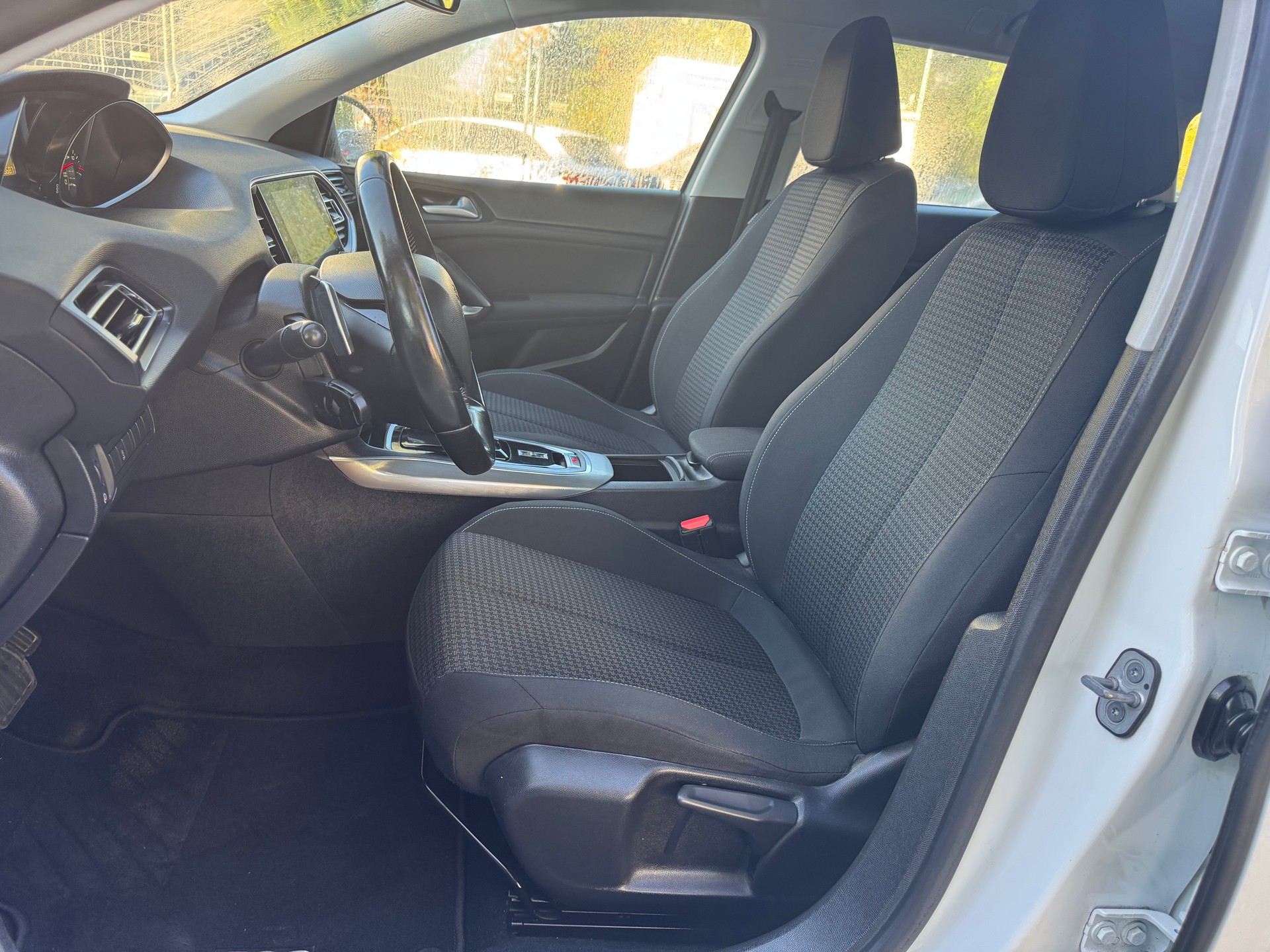 PEUGEOT 308 SW 1.5 BlueHDI Active EAT8 * Gr. Navi * Klima-auto * Tempomat * PDC H * Frisch Ab MFK-image-2