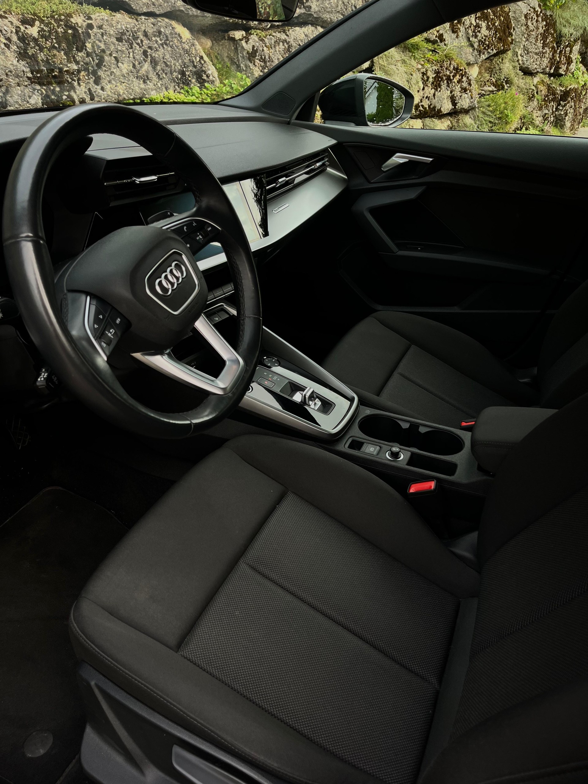 AUDI A3 Sportback 35 TFSI Attraction S-tronic-image-2