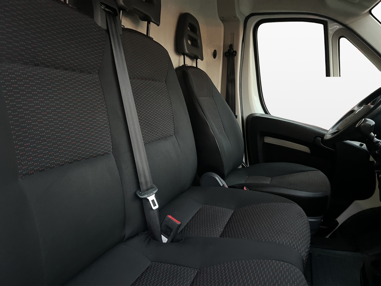 CITROEN Jumper 35 2.2 BlueHDi 140 Control L1H1-image-14