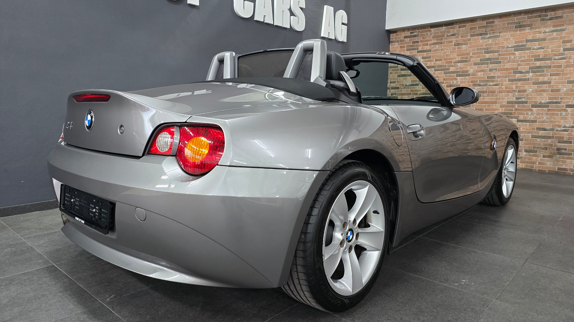 BMW Z4 3.0i Roadster-image-11