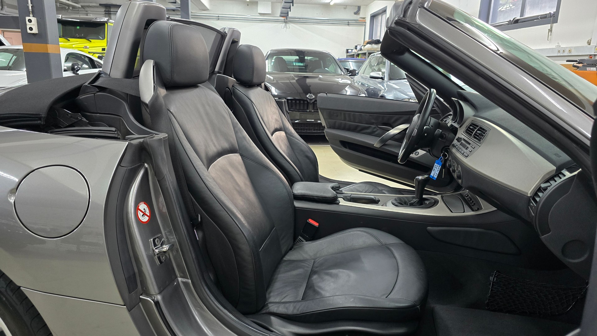 BMW Z4 3.0i Roadster-image-19