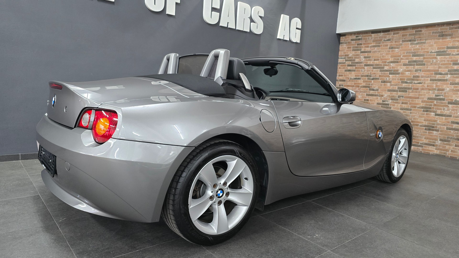 BMW Z4 3.0i Roadster-image-12