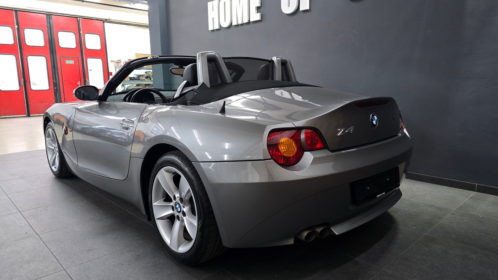 BMW Z4 3.0i Roadster-image-8