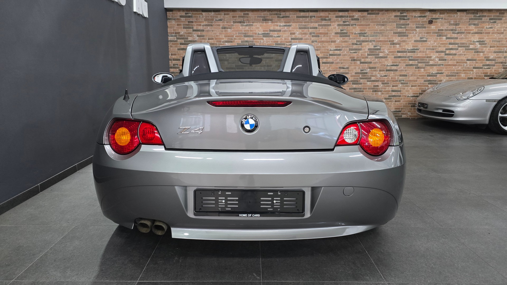 BMW Z4 3.0i Roadster-image-9