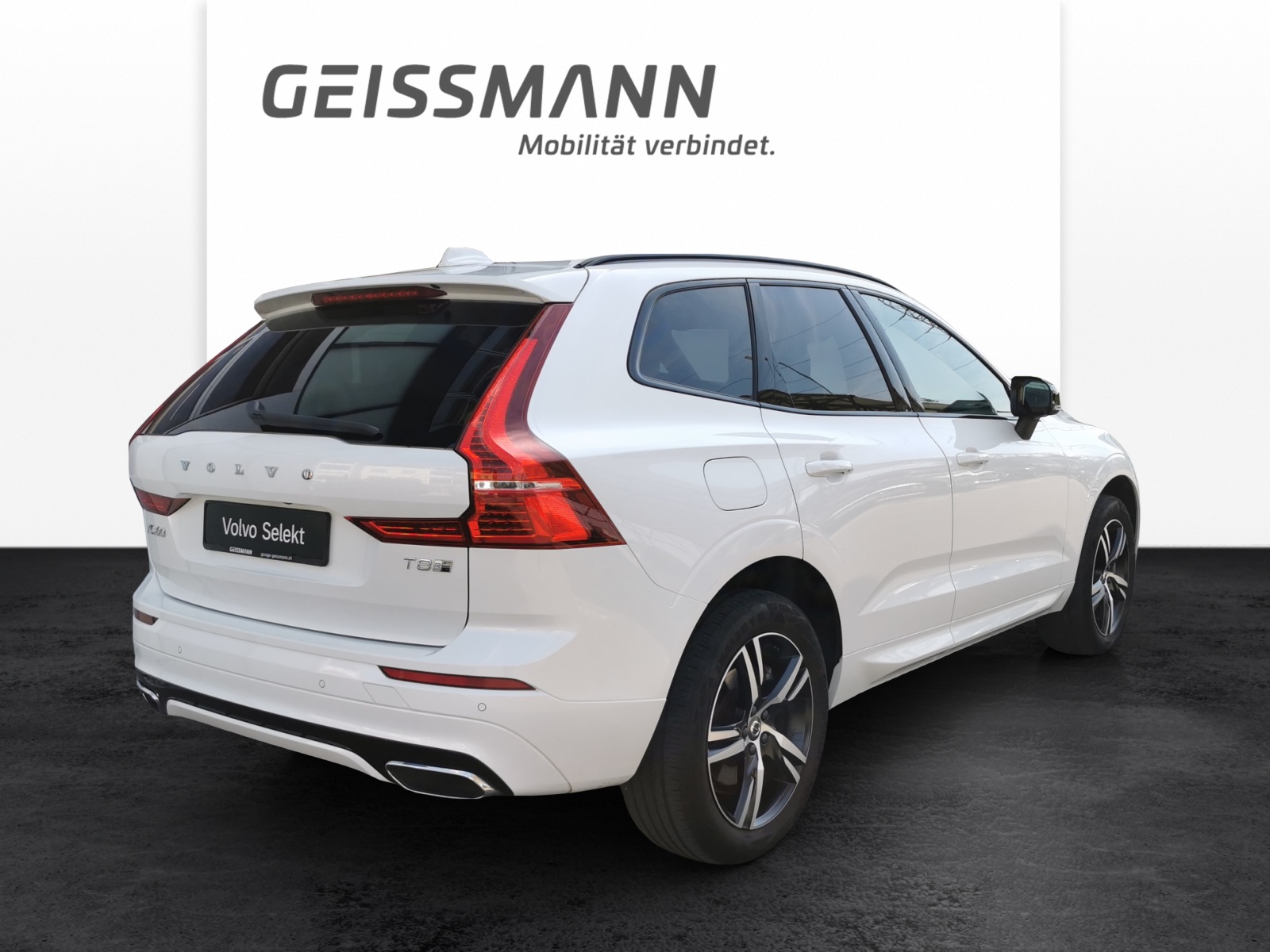 VOLVO XC60 2.0 T8 TE R-Design eAWD-image-5