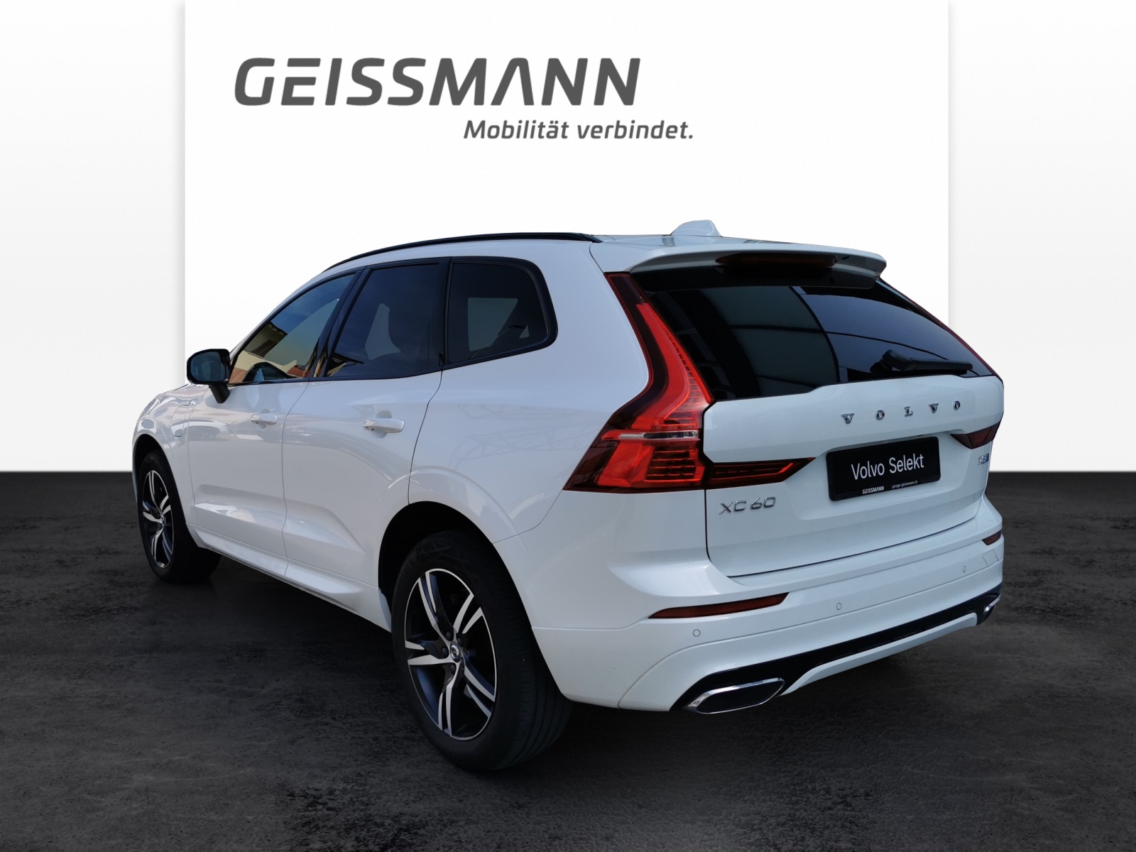 VOLVO XC60 2.0 T8 TE R-Design eAWD-image-4