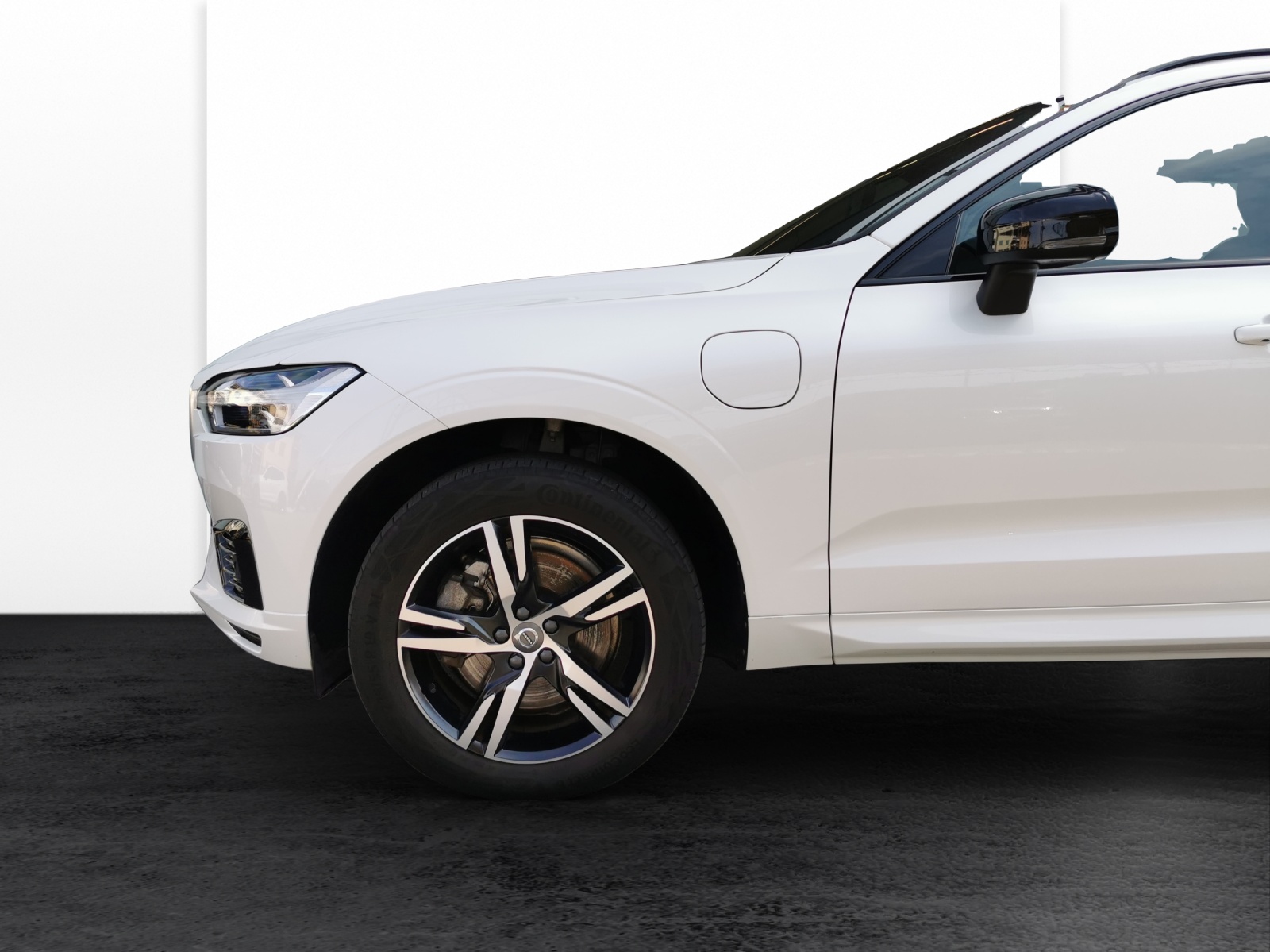 VOLVO XC60 2.0 T8 TE R-Design eAWD-image-15