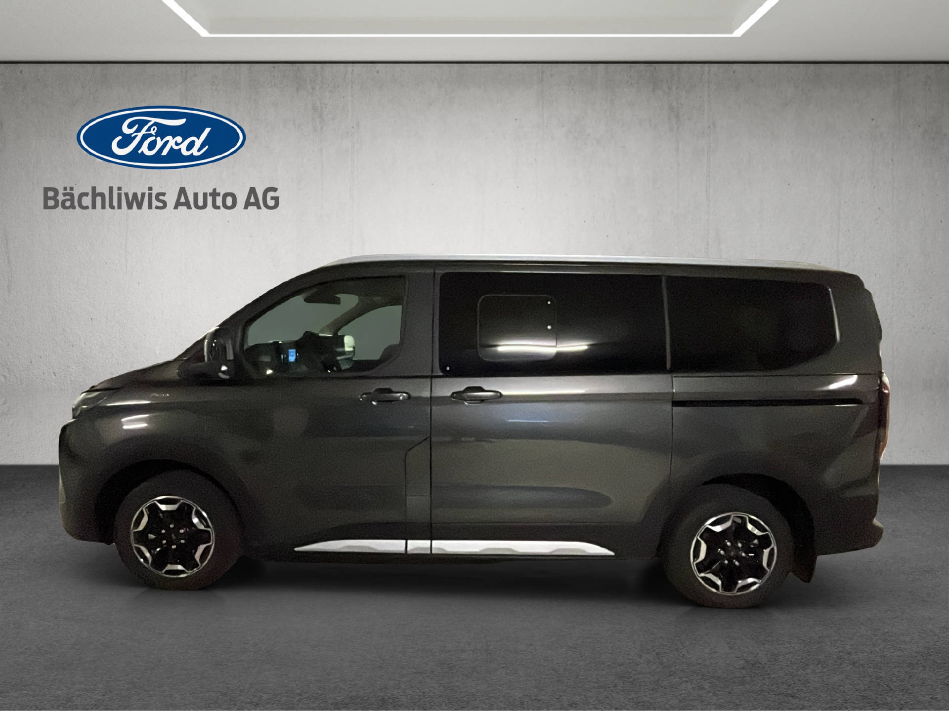 FORD E-Tourneo C Bus 340 L1 Active-image-1