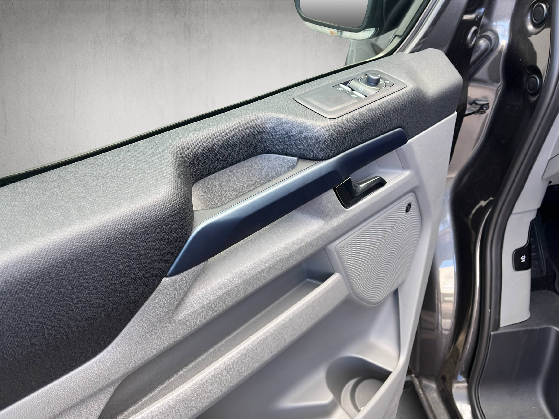FORD E-Tourneo C Bus 340 L1 Active-image-12