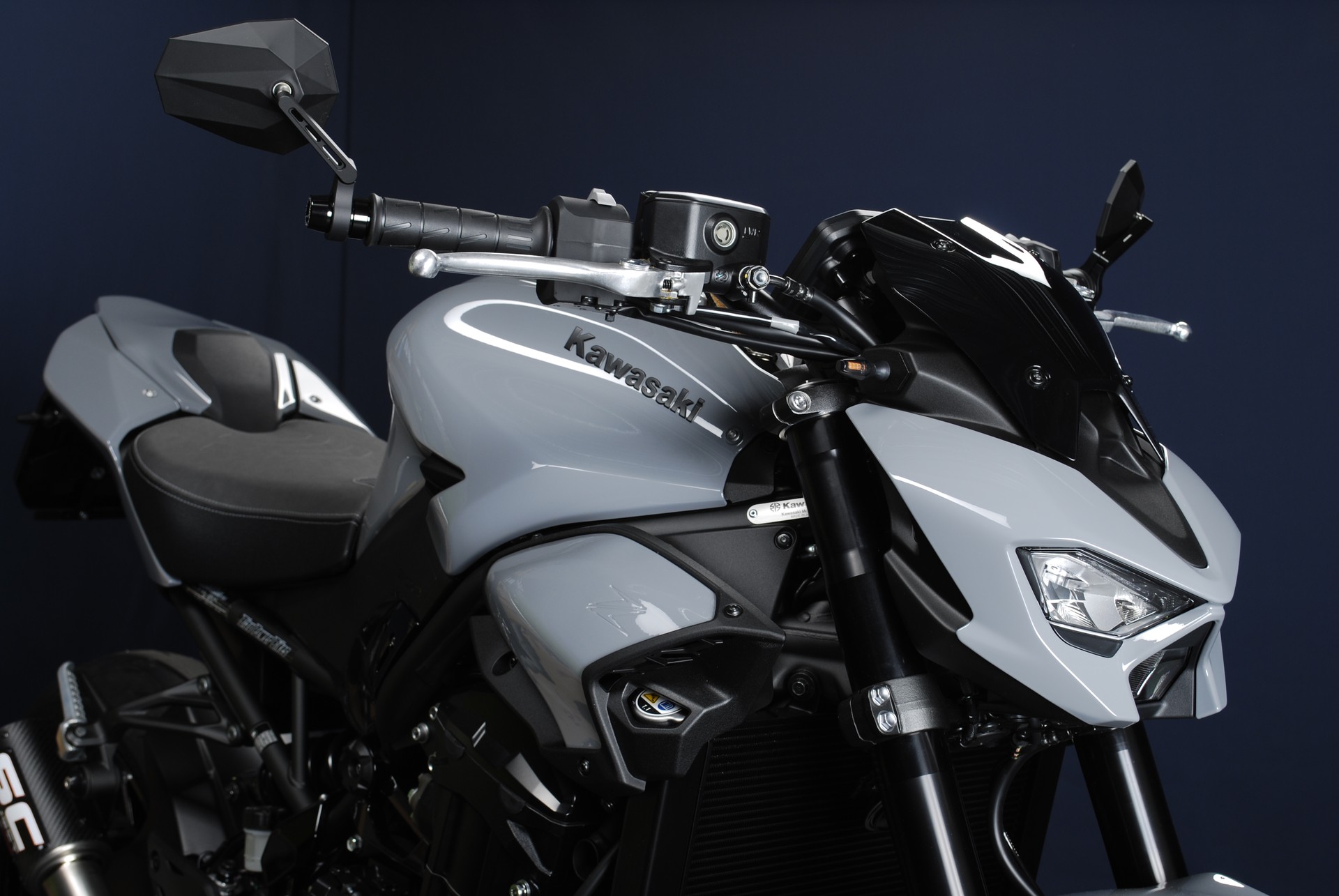 KAWASAKI Z 900 (70kW) MY26 - Sonderumbau-showroom-element-3
