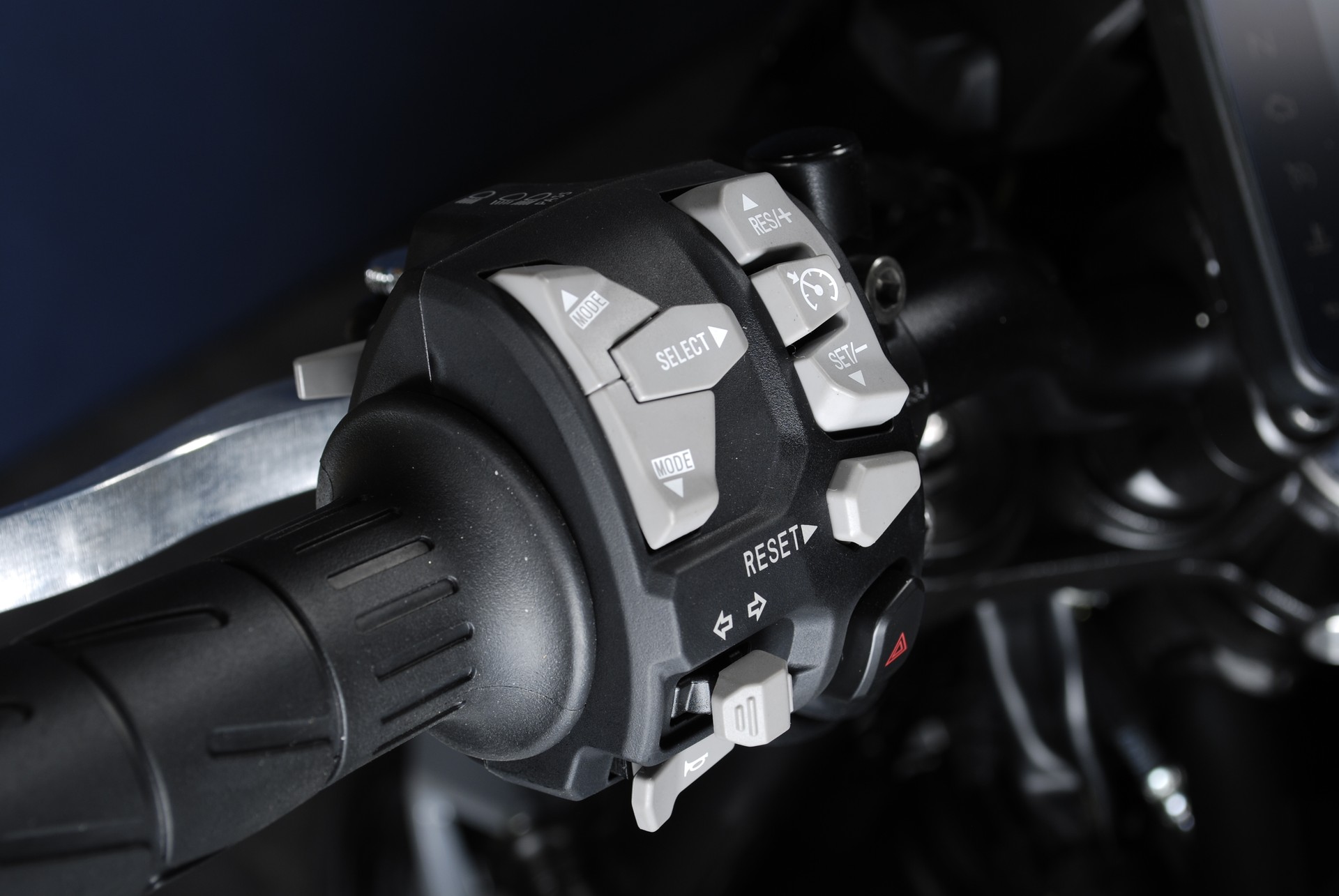 KAWASAKI Z 900 (70kW) MY26 - Sonderumbau-image-12