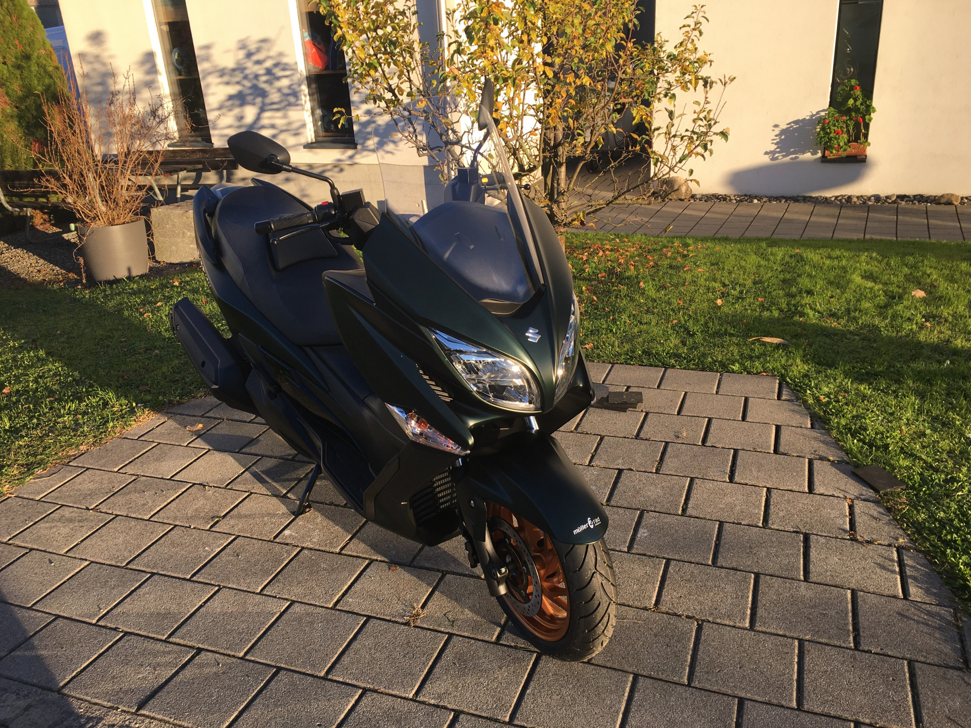 SUZUKI AN 400 Burgman-showroom-element-3