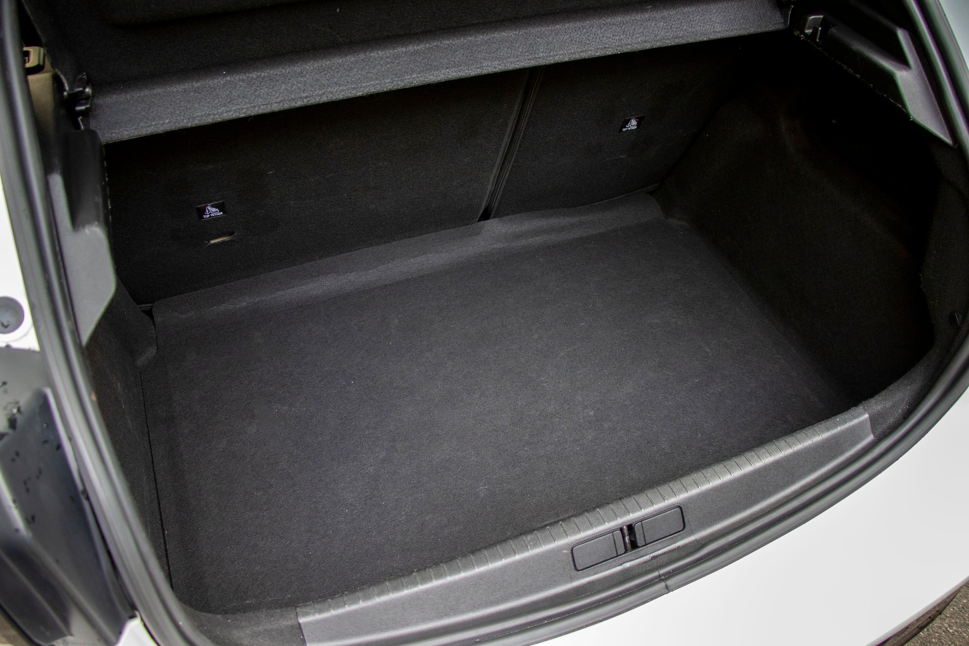 PEUGEOT 208 1.2 MHEV 145 GT-image-8