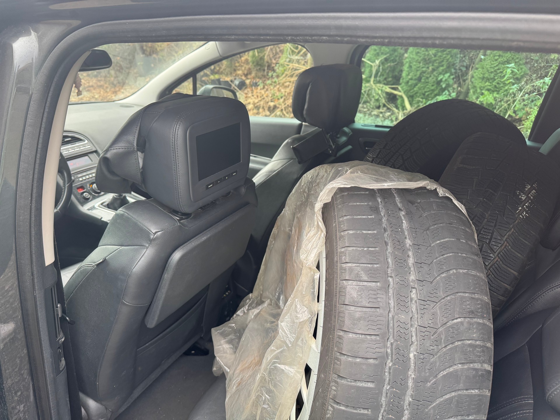PEUGEOT 5008 1.6 16V T Sport Pack-image-10