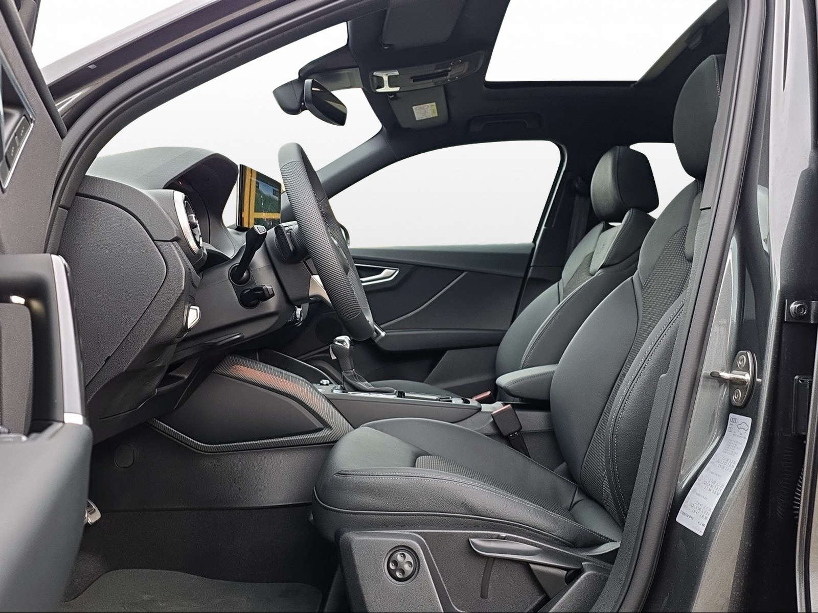 AUDI Q2 40 TFSI S line Attraction quattro S-tronic-image-6