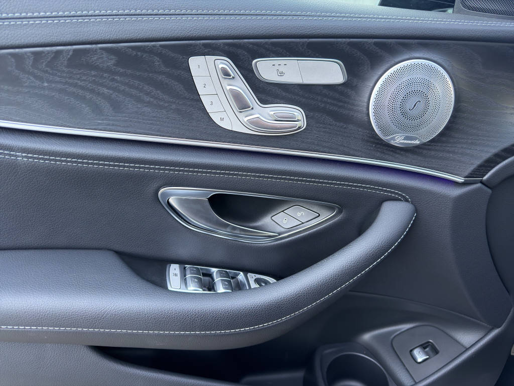 MERCEDES-BENZ E 220 d 4MATIC-image-11