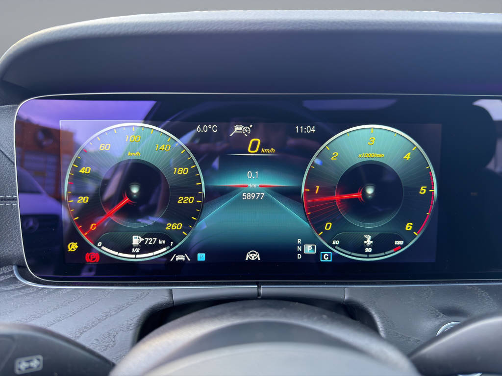 MERCEDES-BENZ E 220 d 4MATIC-image-10
