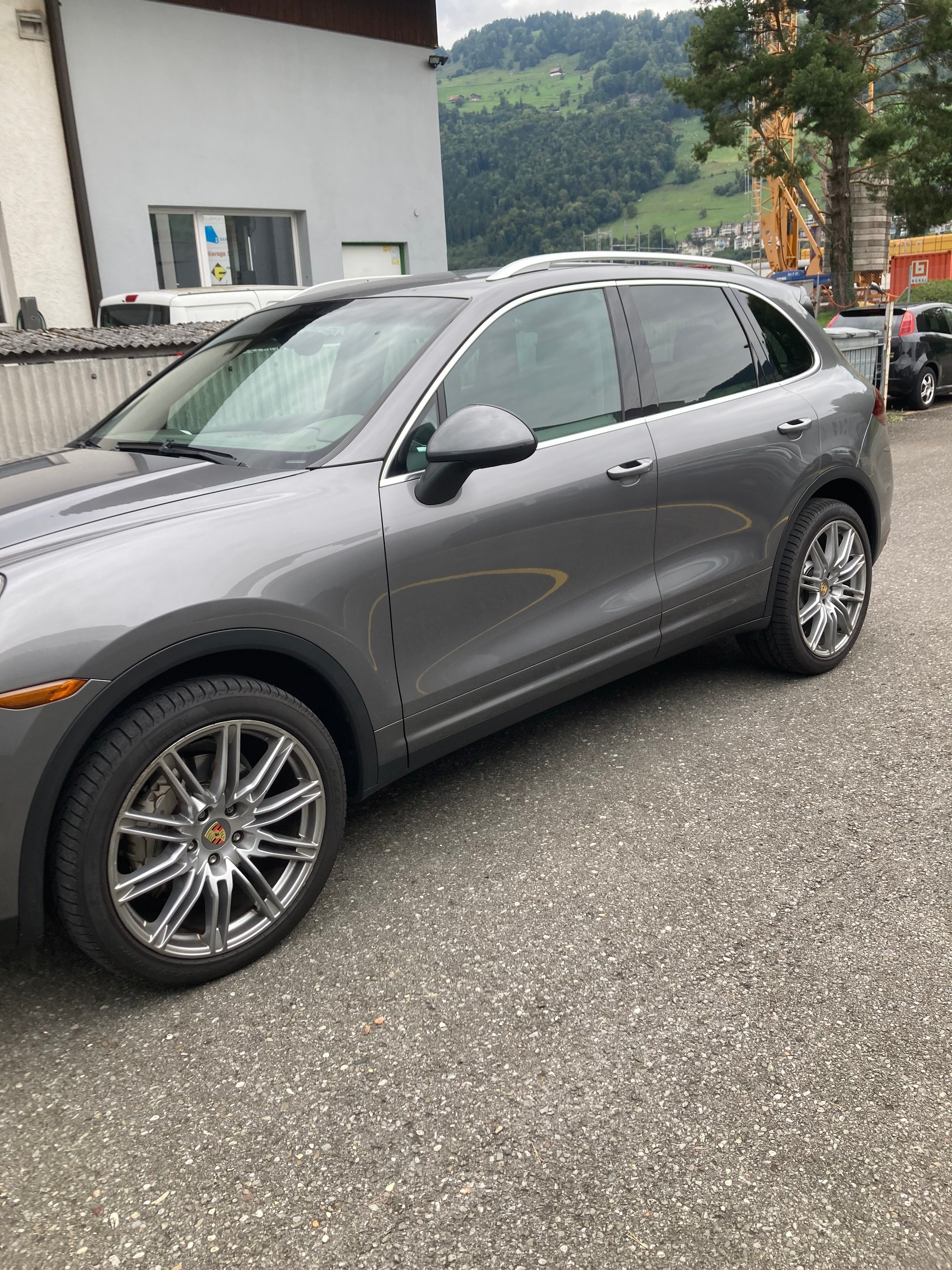 PORSCHE Cayenne S-image-1