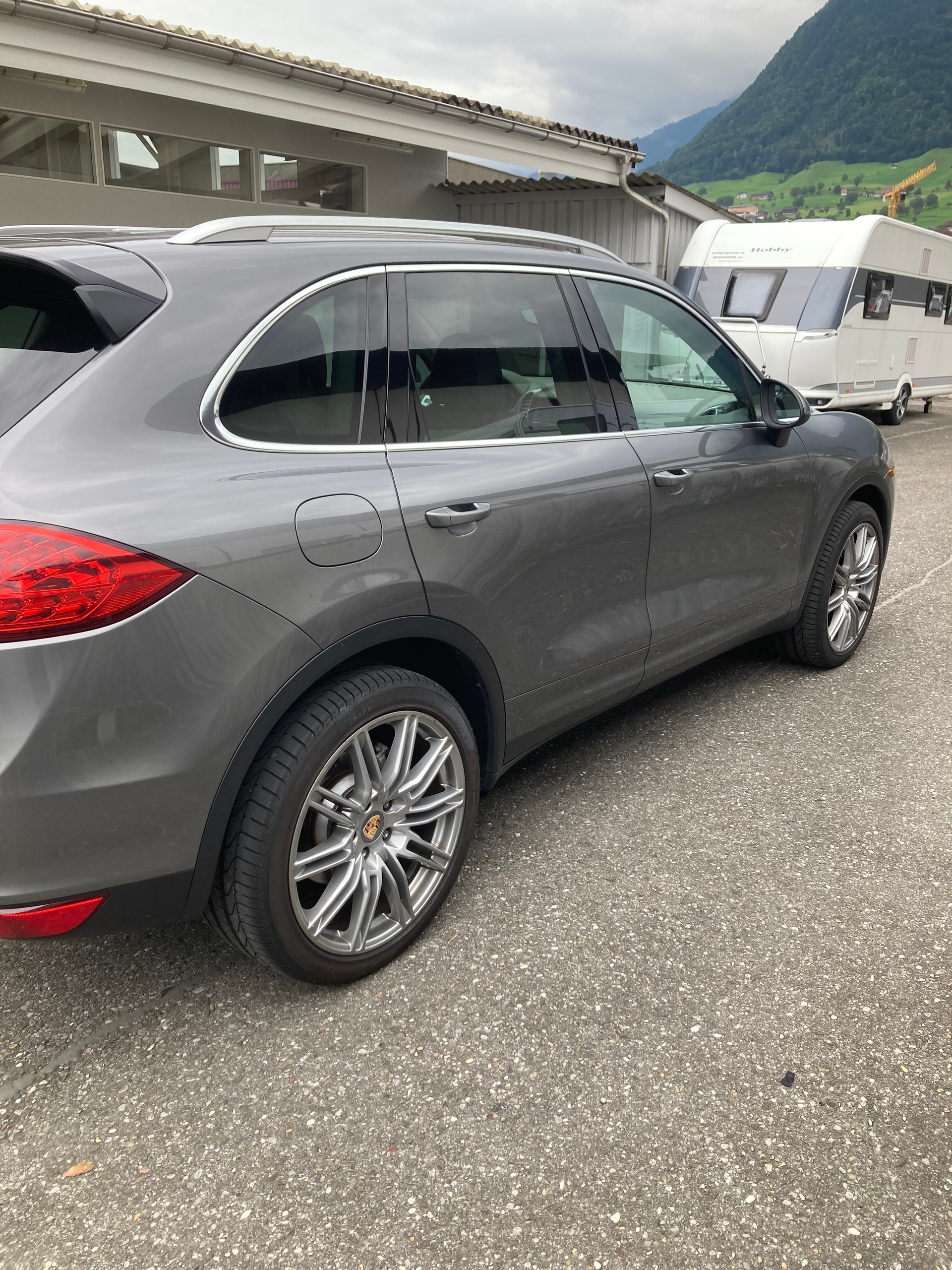 PORSCHE Cayenne S-image-3