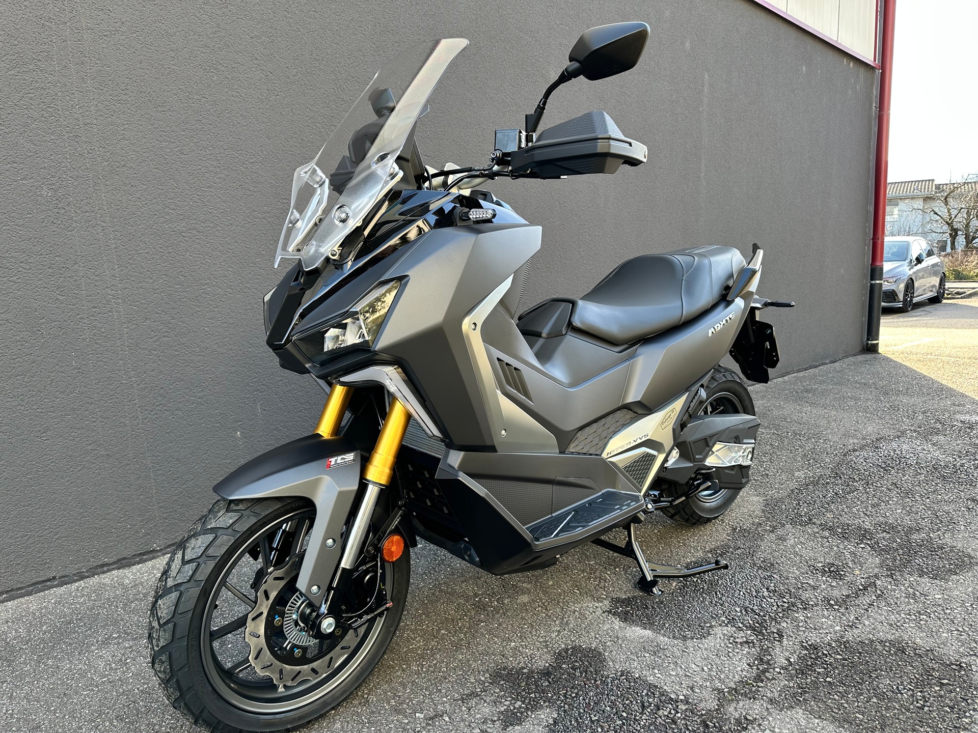 SYM TG400-image-6