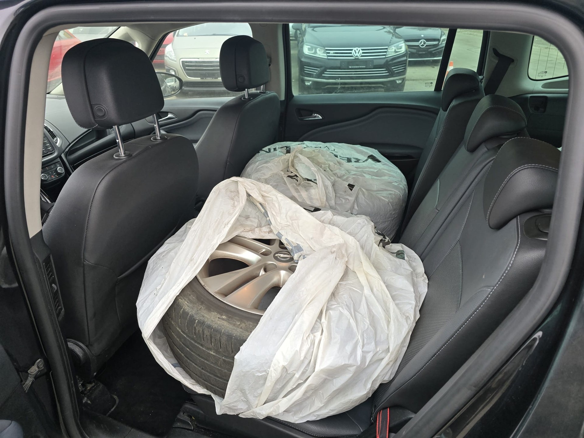 OPEL Zafira Tourer 2.0 CDTi Enjoy Automatic-image-12