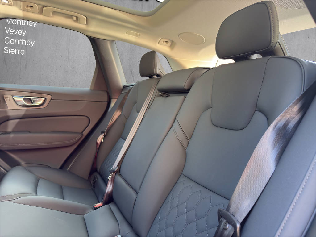 VOLVO XC60 2.0 T6 TE Ultra Dark eAWD-image-12