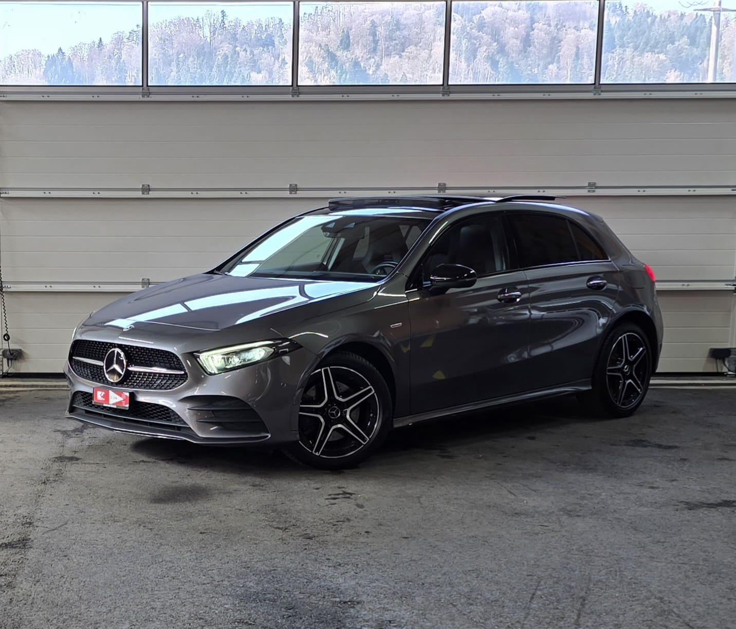 MERCEDES-BENZ A 250e AMG Line 8G-DCT-image-0