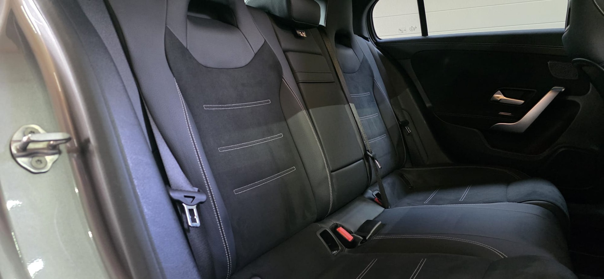 MERCEDES-BENZ A 250e AMG Line 8G-DCT-image-26