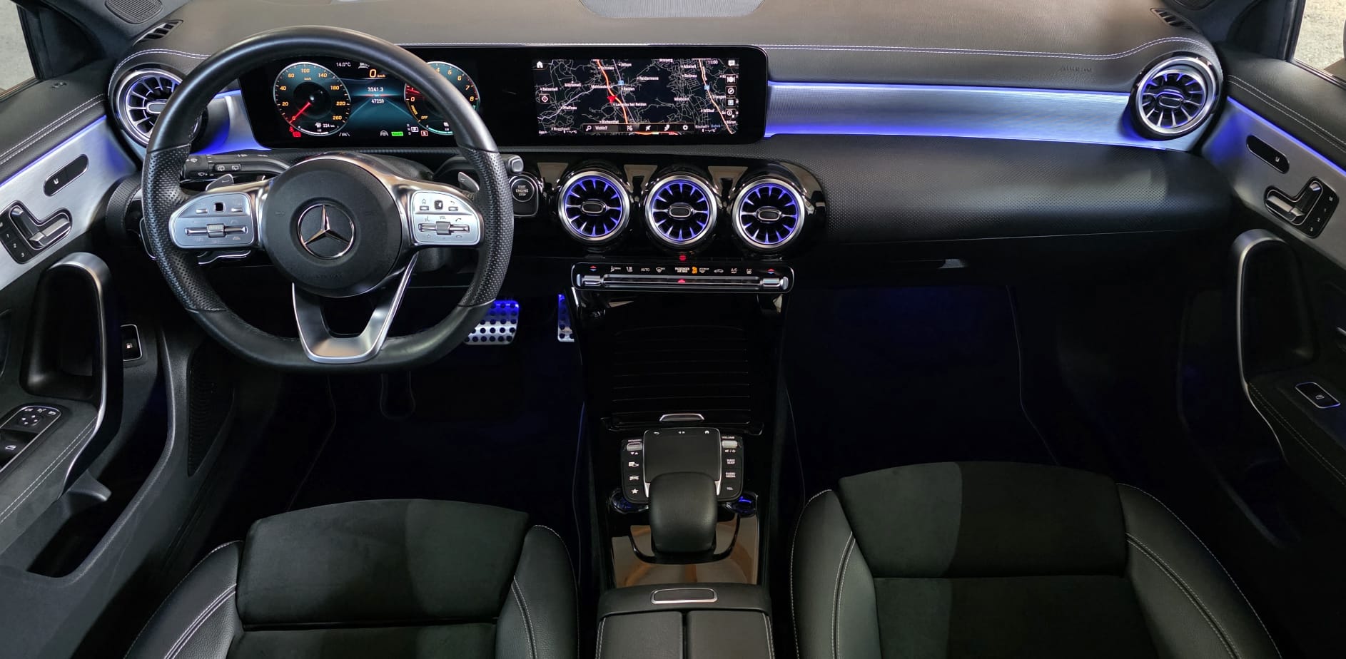 MERCEDES-BENZ A 250e AMG Line 8G-DCT-image-11
