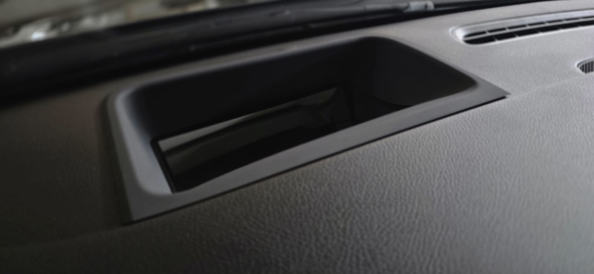 MERCEDES-BENZ A 250e AMG Line 8G-DCT-image-16
