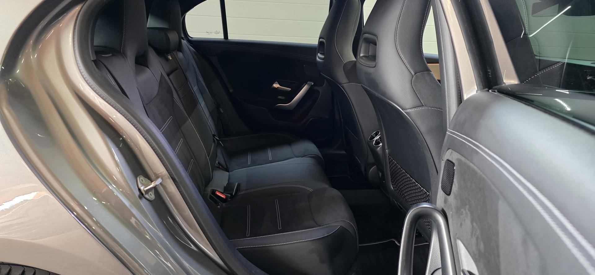 MERCEDES-BENZ A 250e AMG Line 8G-DCT-image-25
