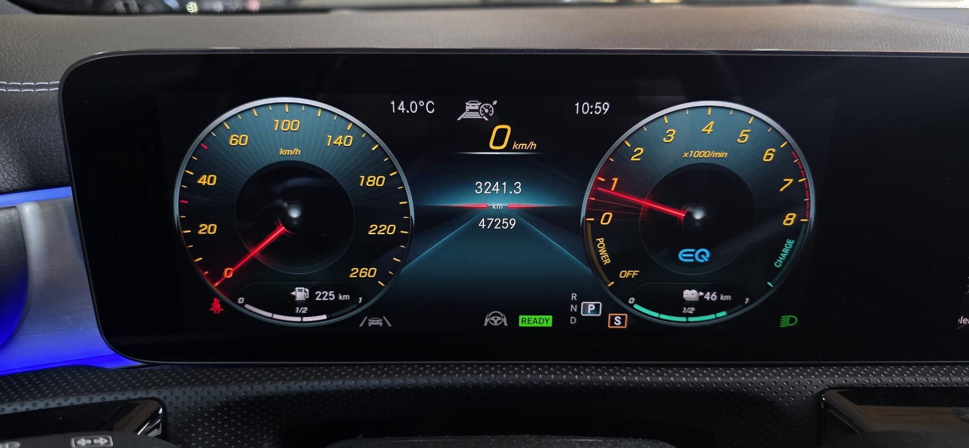 MERCEDES-BENZ A 250e AMG Line 8G-DCT-image-14