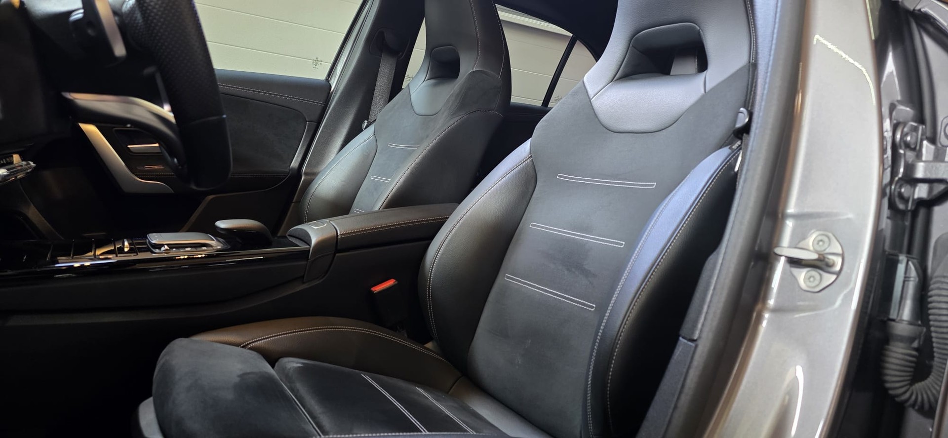 MERCEDES-BENZ A 250e AMG Line 8G-DCT-image-9