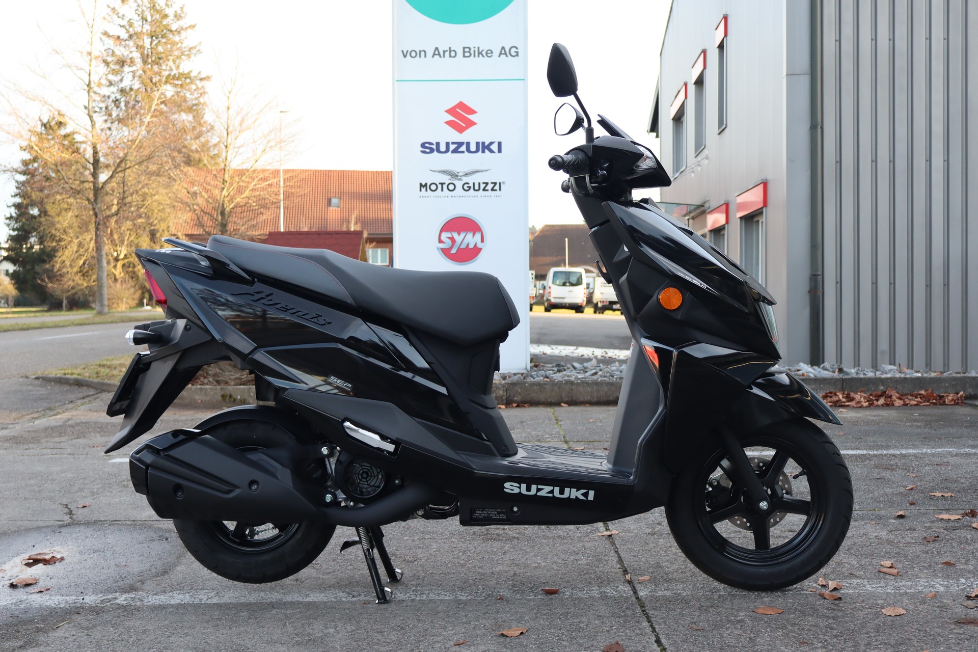 SUZUKI Avenis 125