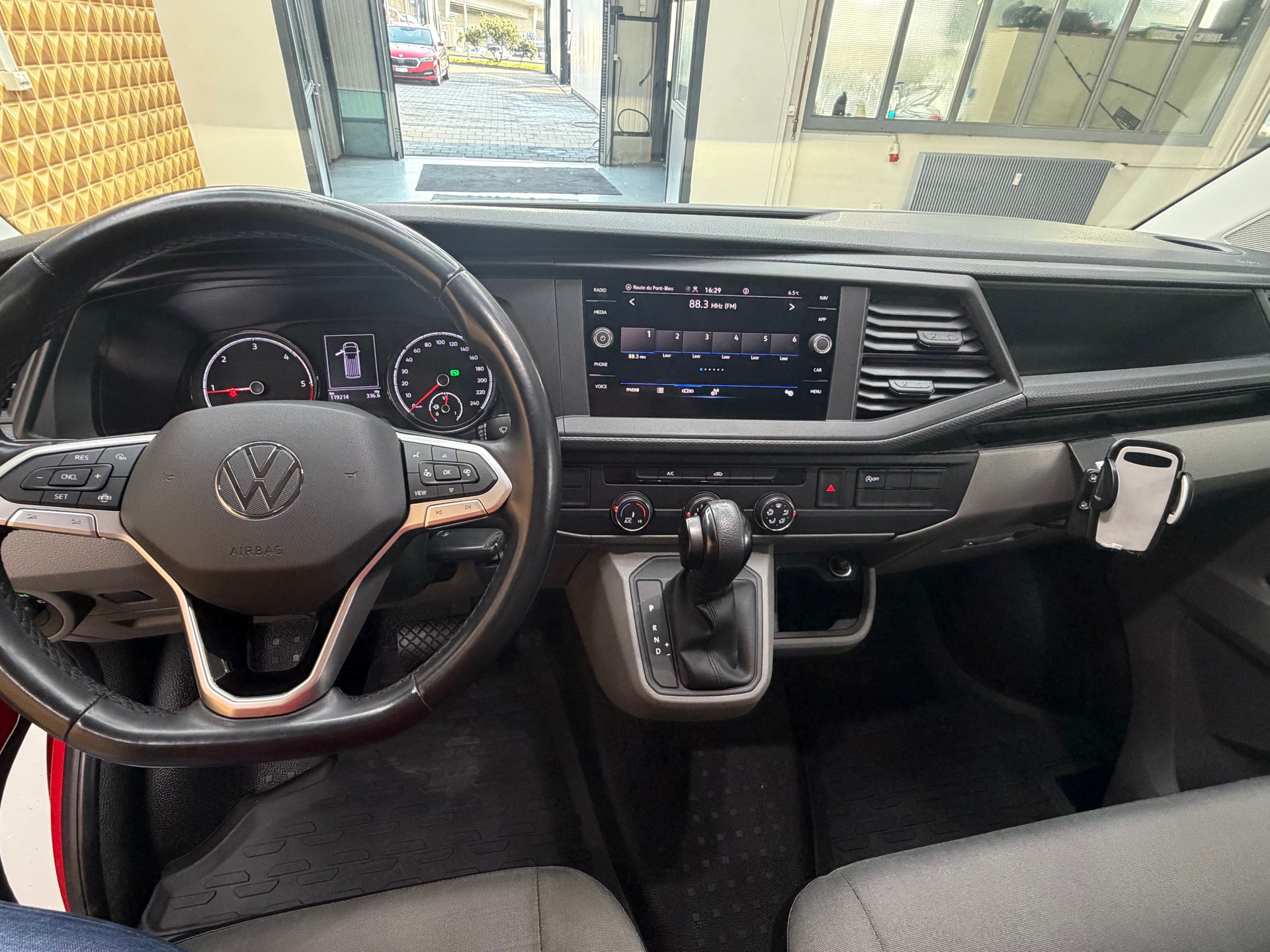 VW T6.1 2.0 TDI DSG-image-7