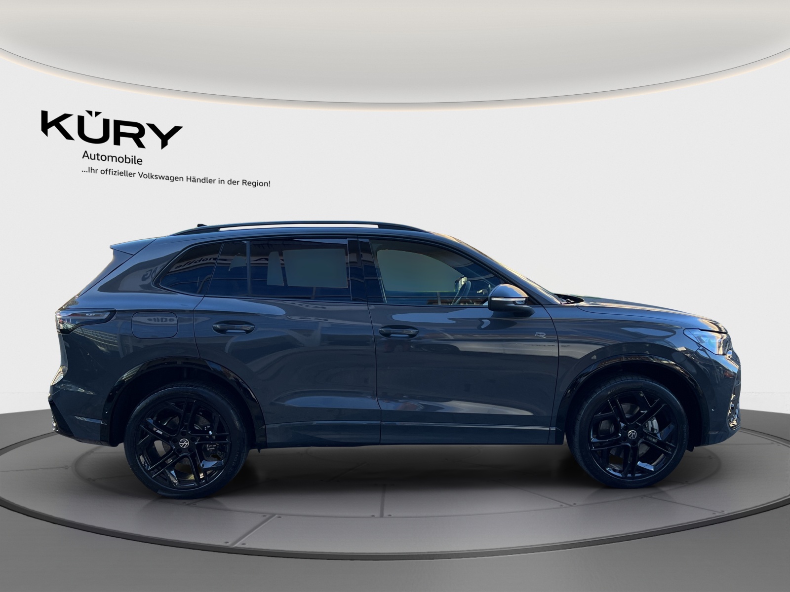 VW Tiguan 2.0 TSI DSG R-Line 4Motion-image-3