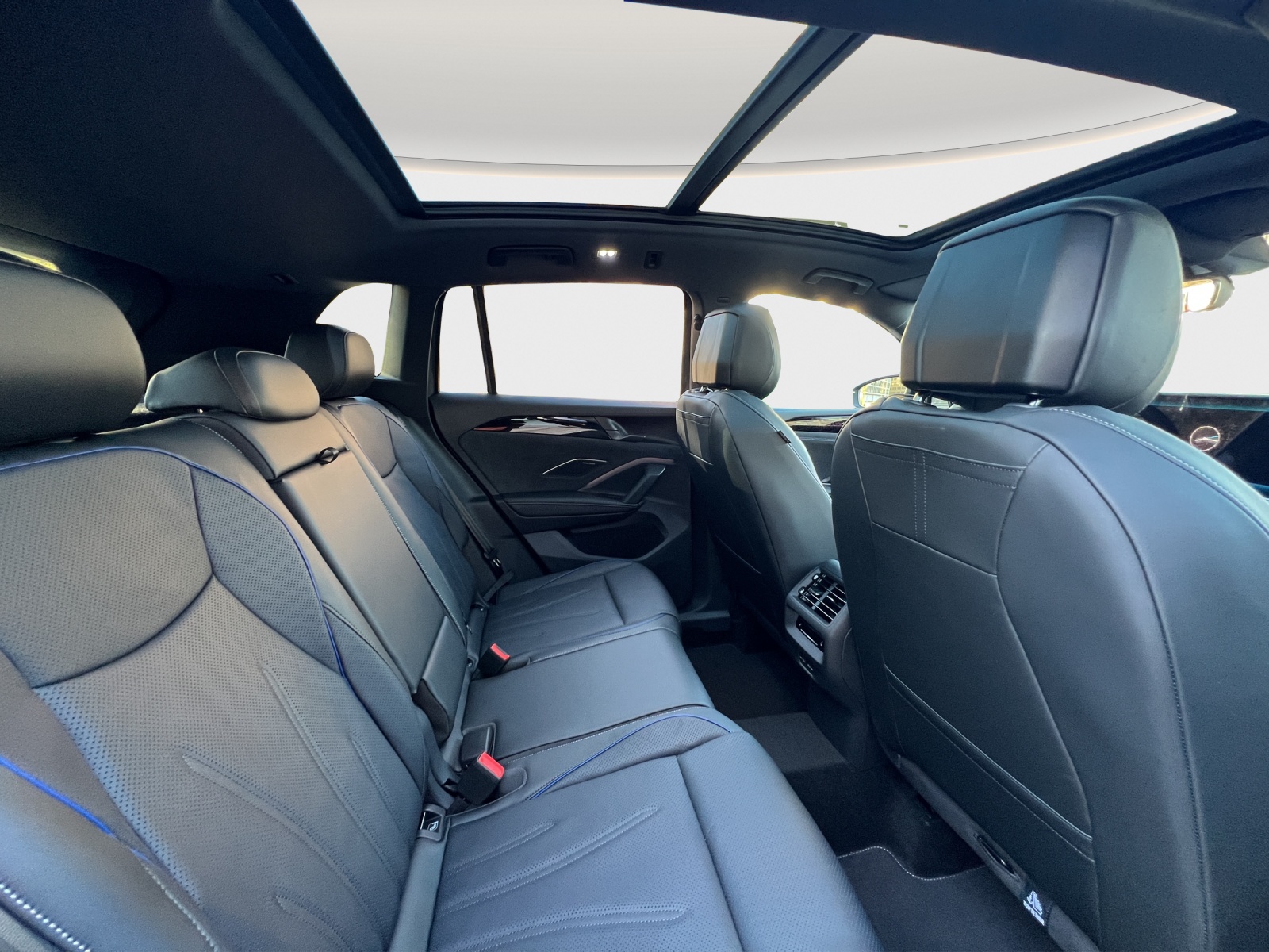 VW Tiguan 2.0 TSI DSG R-Line 4Motion-image-11