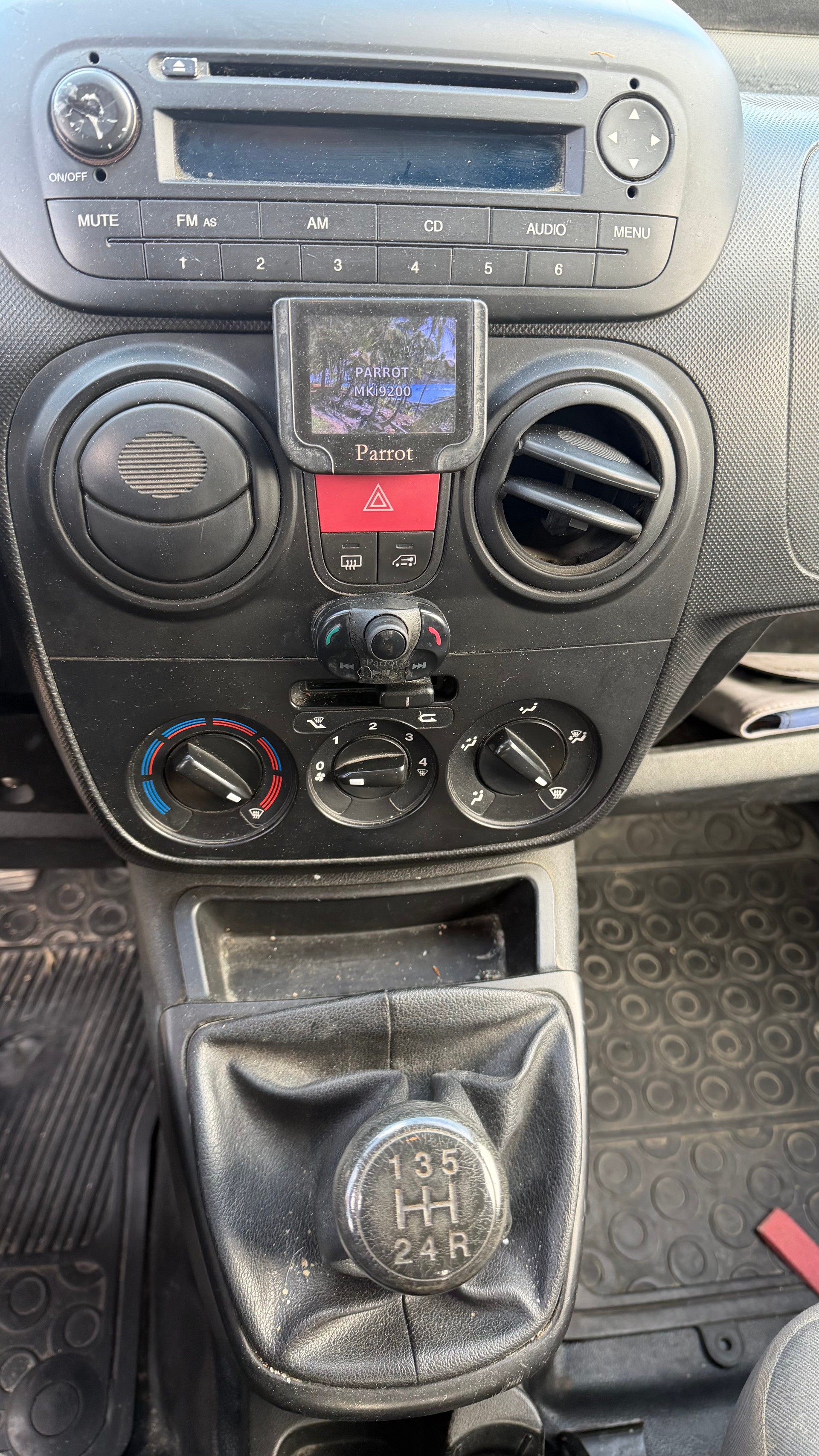 PEUGEOT Bipper 1.4i-image-5