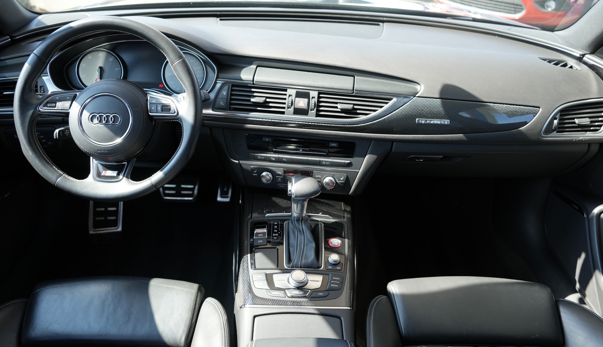 AUDI S6 Avant 4.0 TFSI V8 quattro S-tronic-image-8