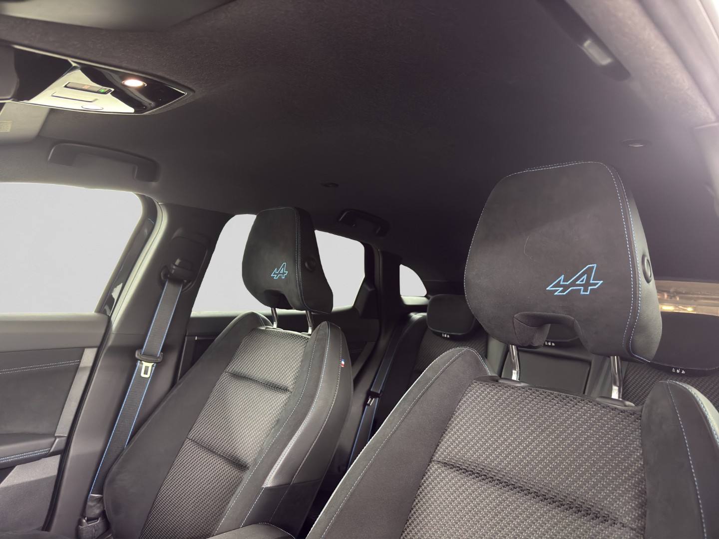 RENAULT Austral 1.2 HEV 200 Iconic Esprit Alpine A-image-21