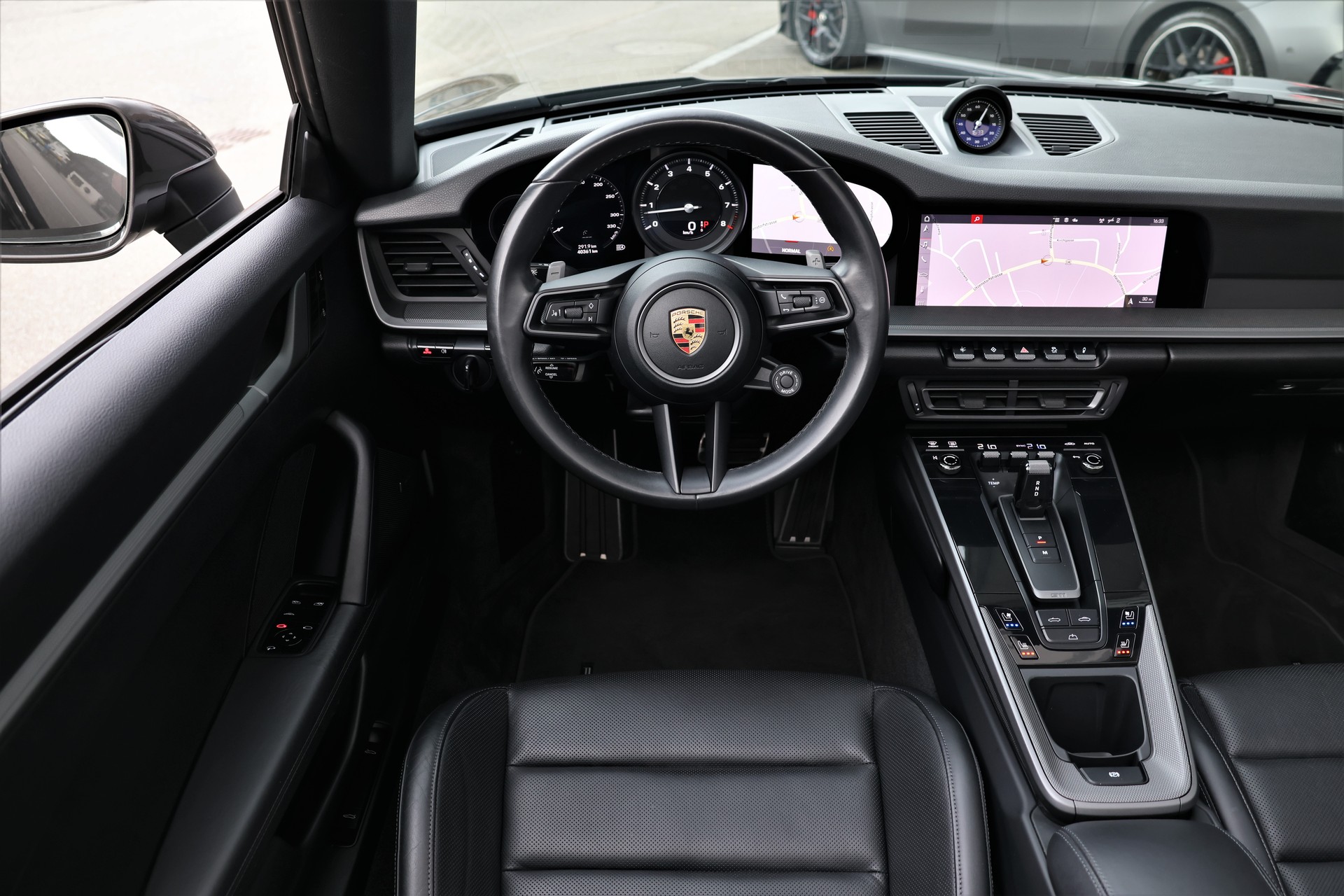 PORSCHE 911 Carrera Cabriolet PDK (CH)-image-21