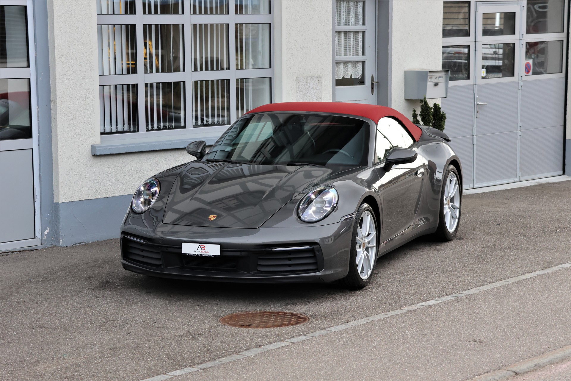 PORSCHE 911 Carrera Cabriolet PDK (CH)-image-0