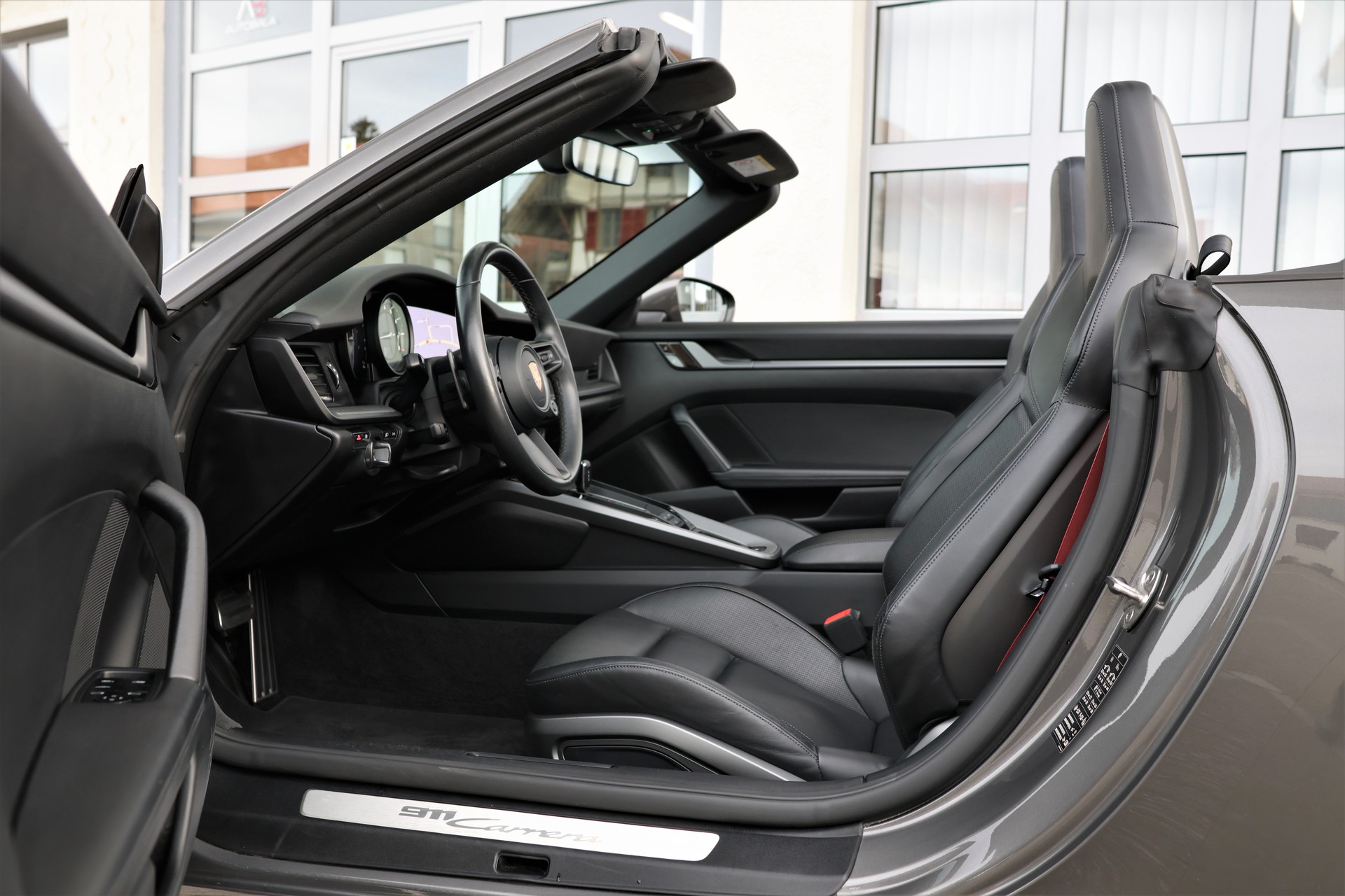 PORSCHE 911 Carrera Cabriolet PDK (CH)-image-16