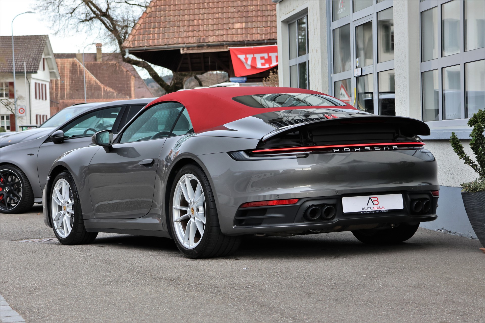PORSCHE 911 Carrera Cabriolet PDK (CH)-image-1