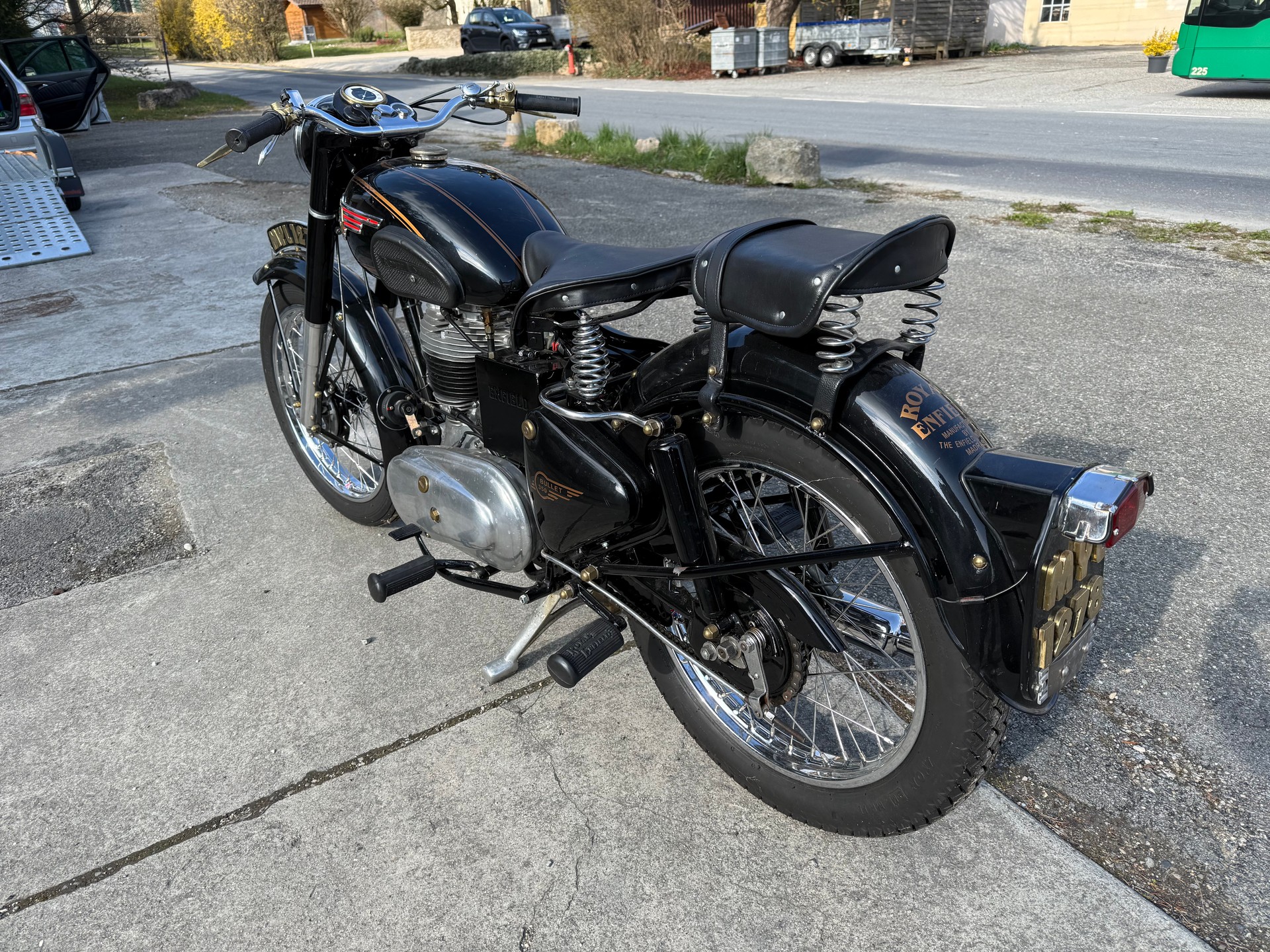 ROYAL ENFIELD BULLET 350-image-2
