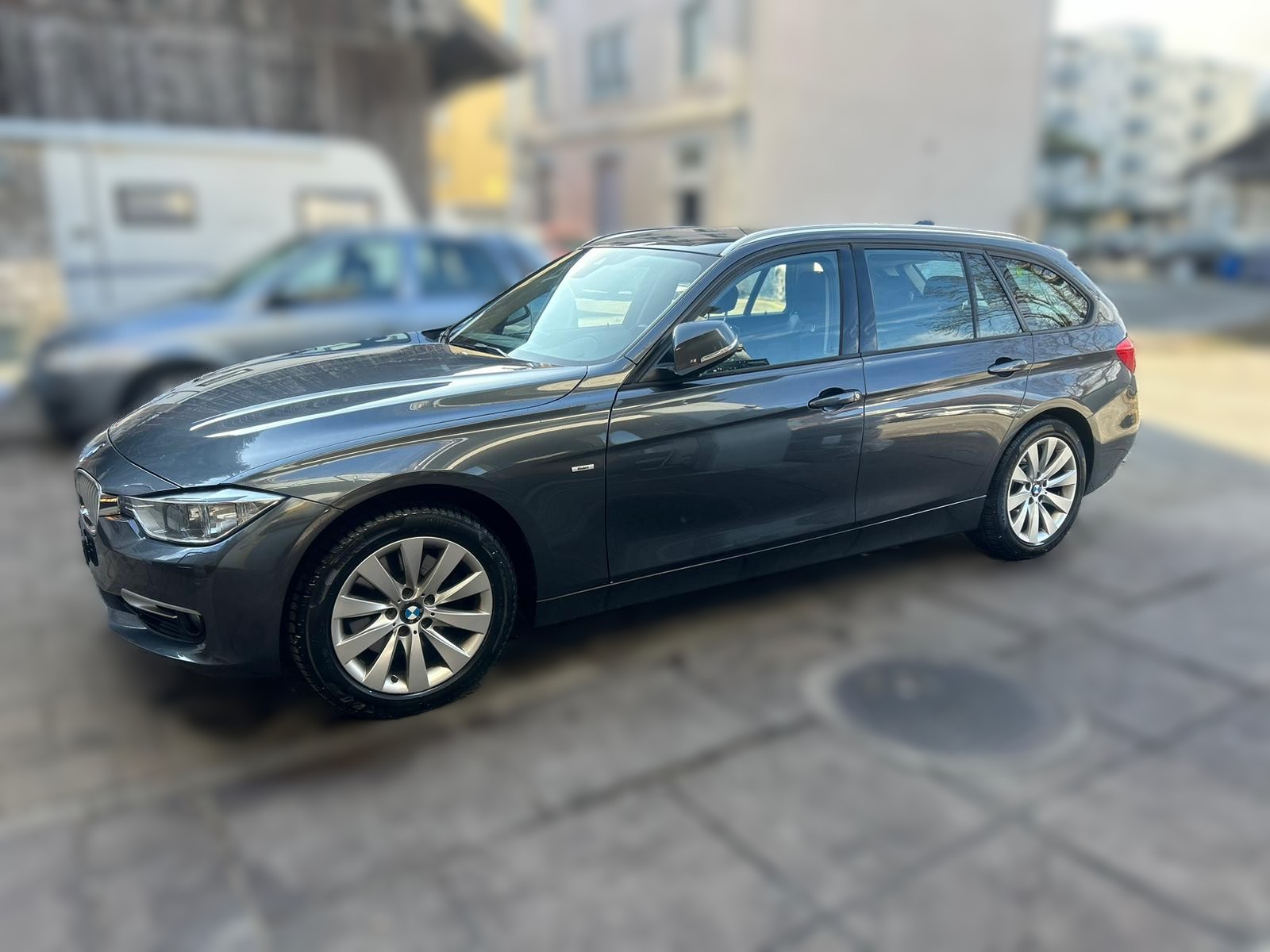 BMW 328i xDrive Touring Modern Line Steptronic-showroom-element-1