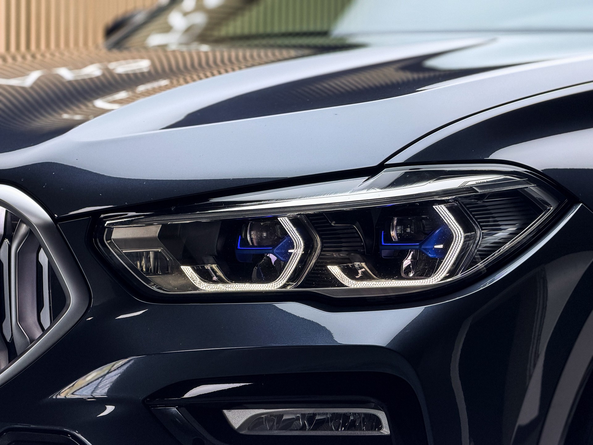 BMW X6 xDrive 48V 40d Steptronic M Sport-image-3
