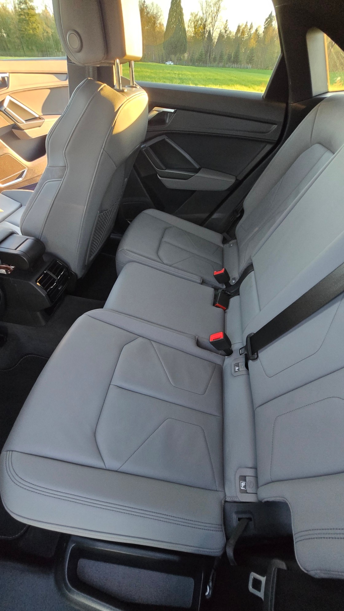 AUDI Q3 Sportback 40 TDI S line Attraction quattro S-tronic-image-9