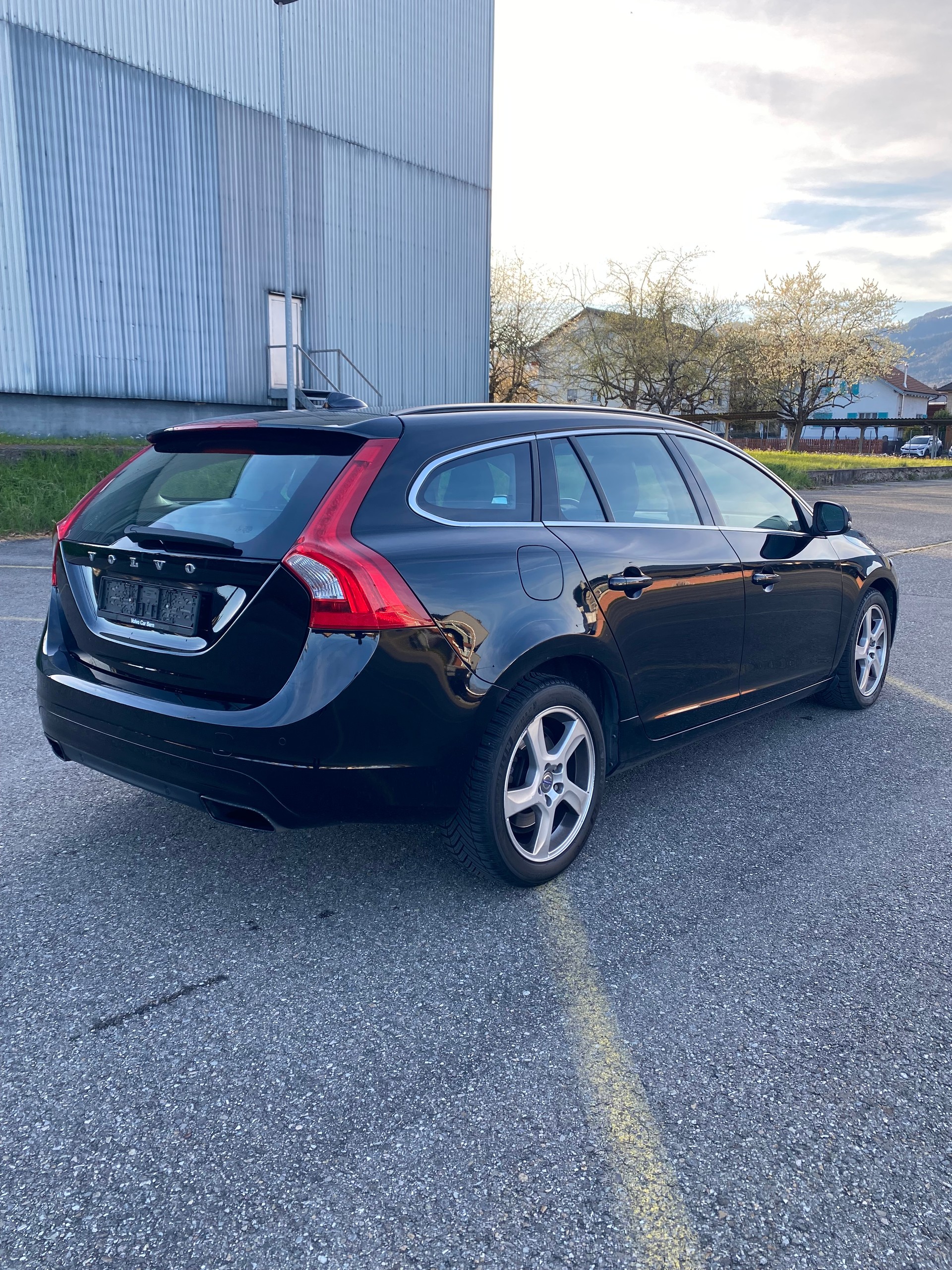 VOLVO V60 D4 Summum-image-5