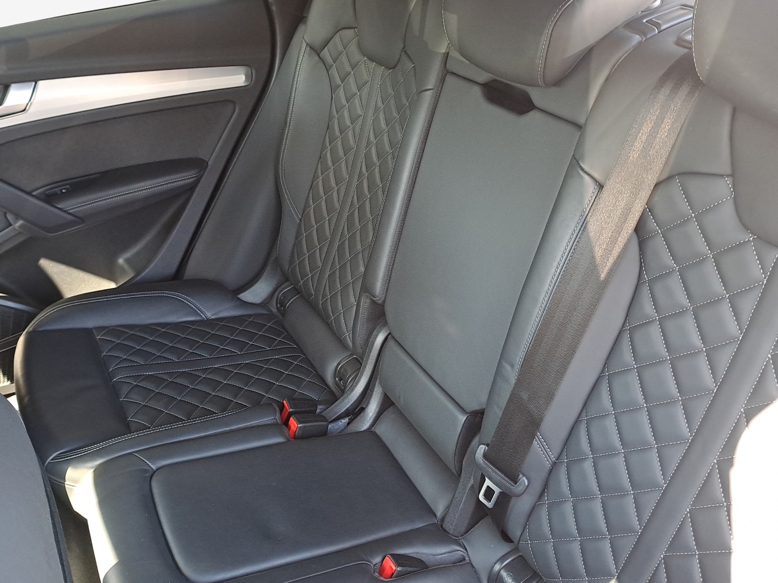 AUDI Q5 Sportback 40 TDI Blackedition quattro S-tronic-image-11